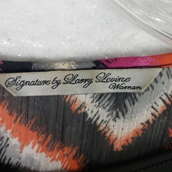 Signature by Larry Levine Woman Layered top. Size 2X - Picture 6 of 7